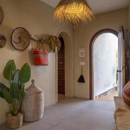 Casa Peponi - By Almarina Villa *