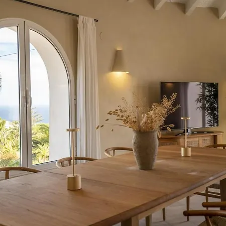 Villa Casa Peponi - By Almarina